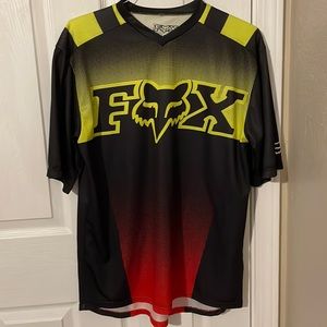 Fox V -Neck ShortSleeve Shirt